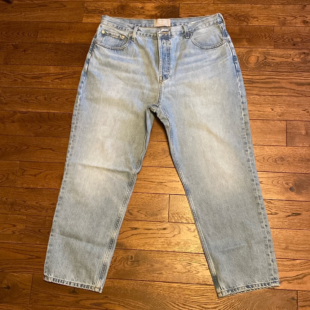 Everlane 90s Cheeky Jeans in Vintage Sunbleached Blue